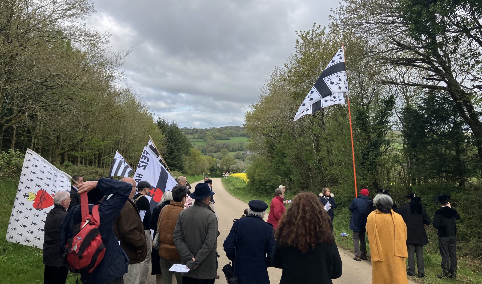 Scrignac 22 Une centaine de Bretons réunis en hommage à l Abbé