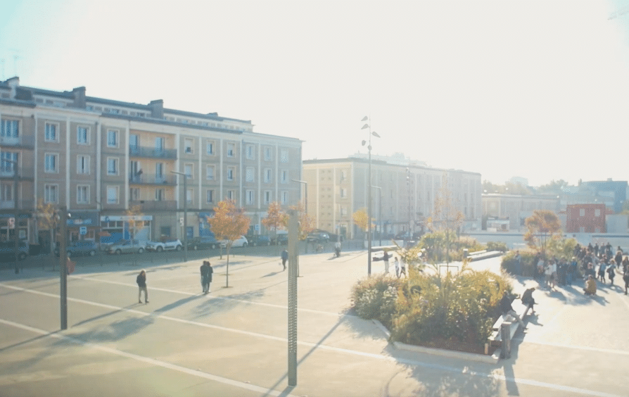 Novlangue à Lorient. Insécurité devant la gare : la faute… aux bancs publics ?